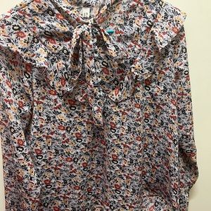 Floral long sleeve blouse
